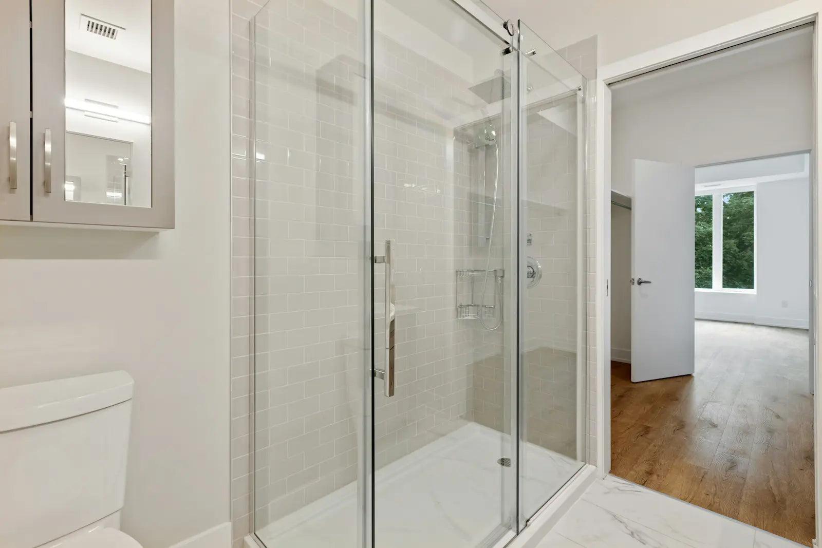 Clean Shower Glass and Remove Hard Water Stains